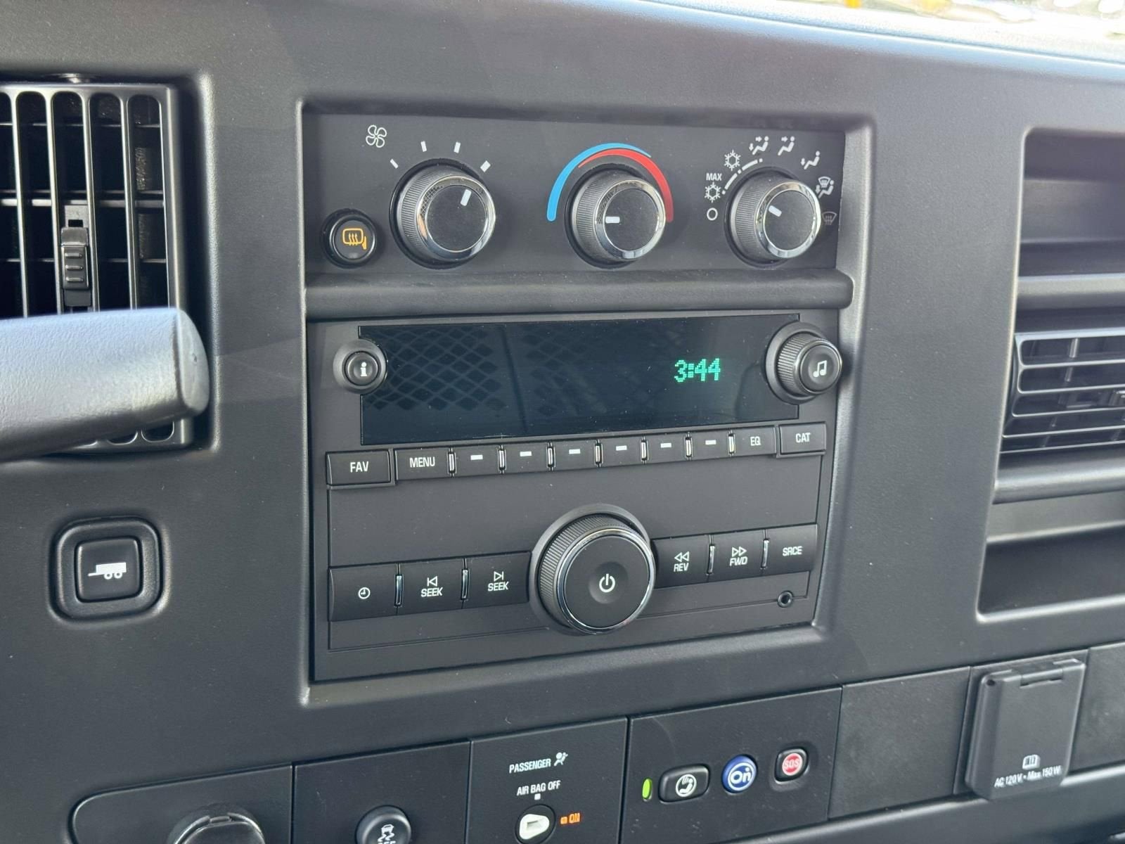 2025 Chevrolet Express Cargo WT