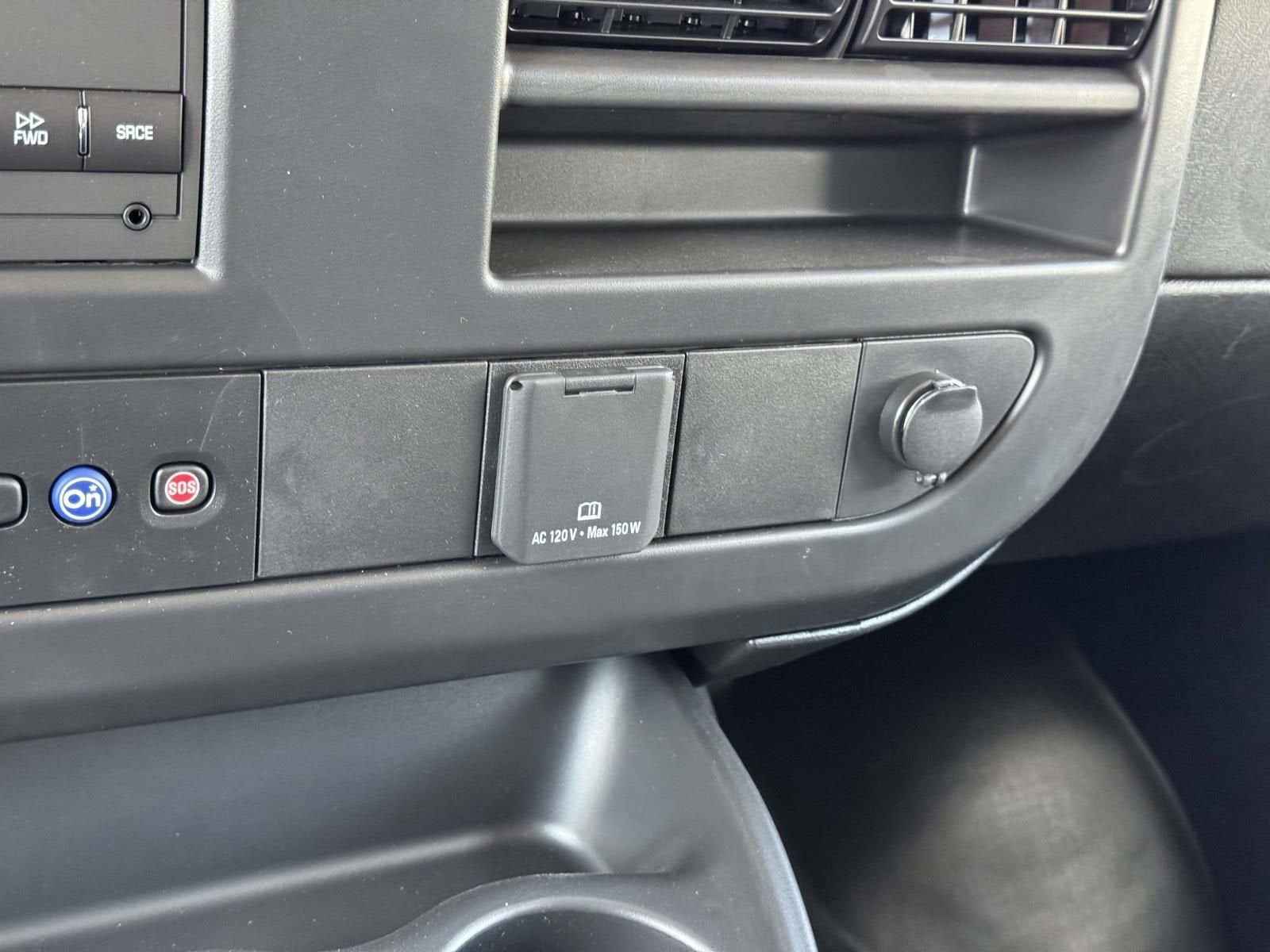 2025 Chevrolet Express Cargo WT