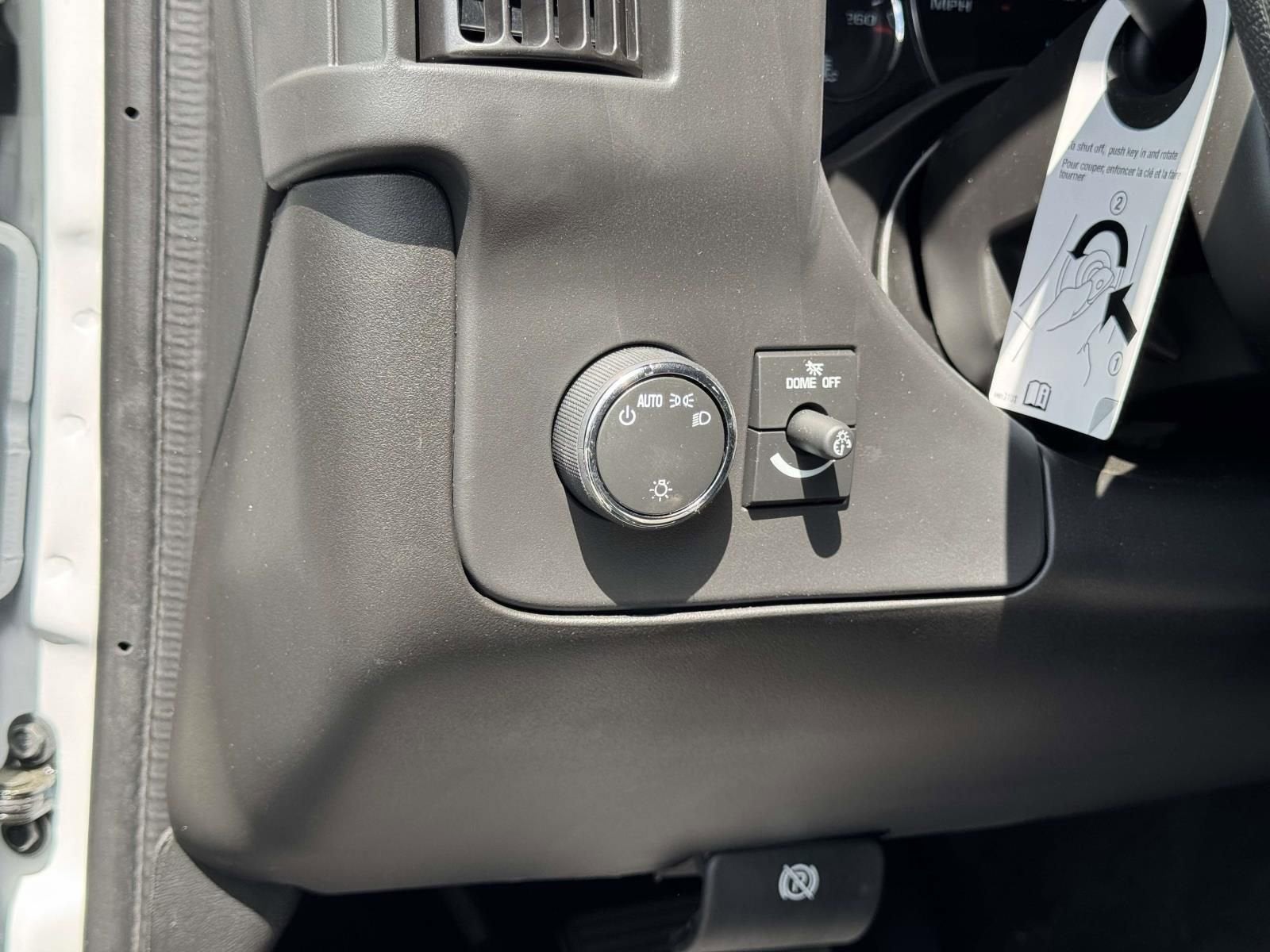 2025 Chevrolet Express Cargo WT