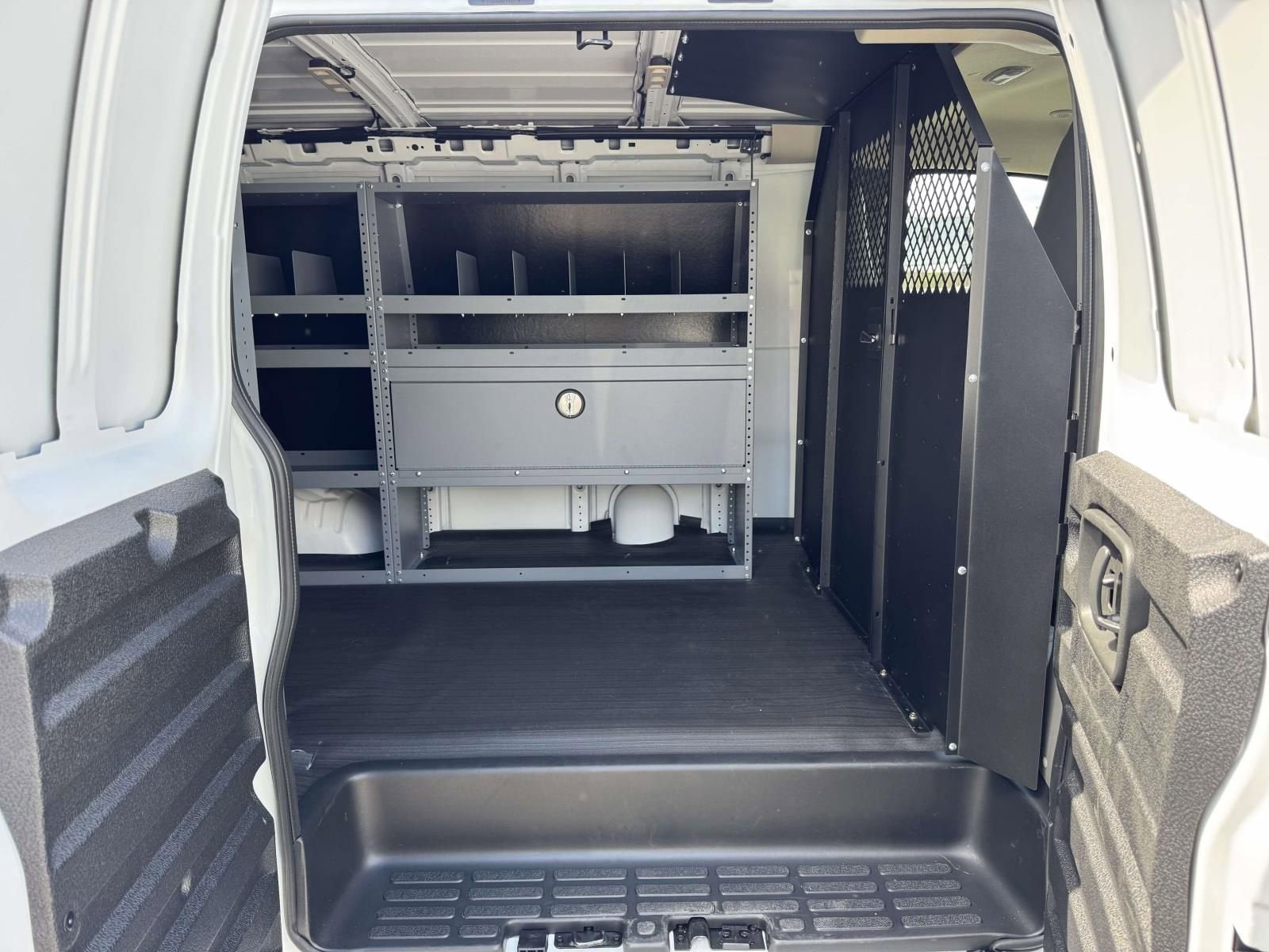 2025 Chevrolet Express Cargo WT