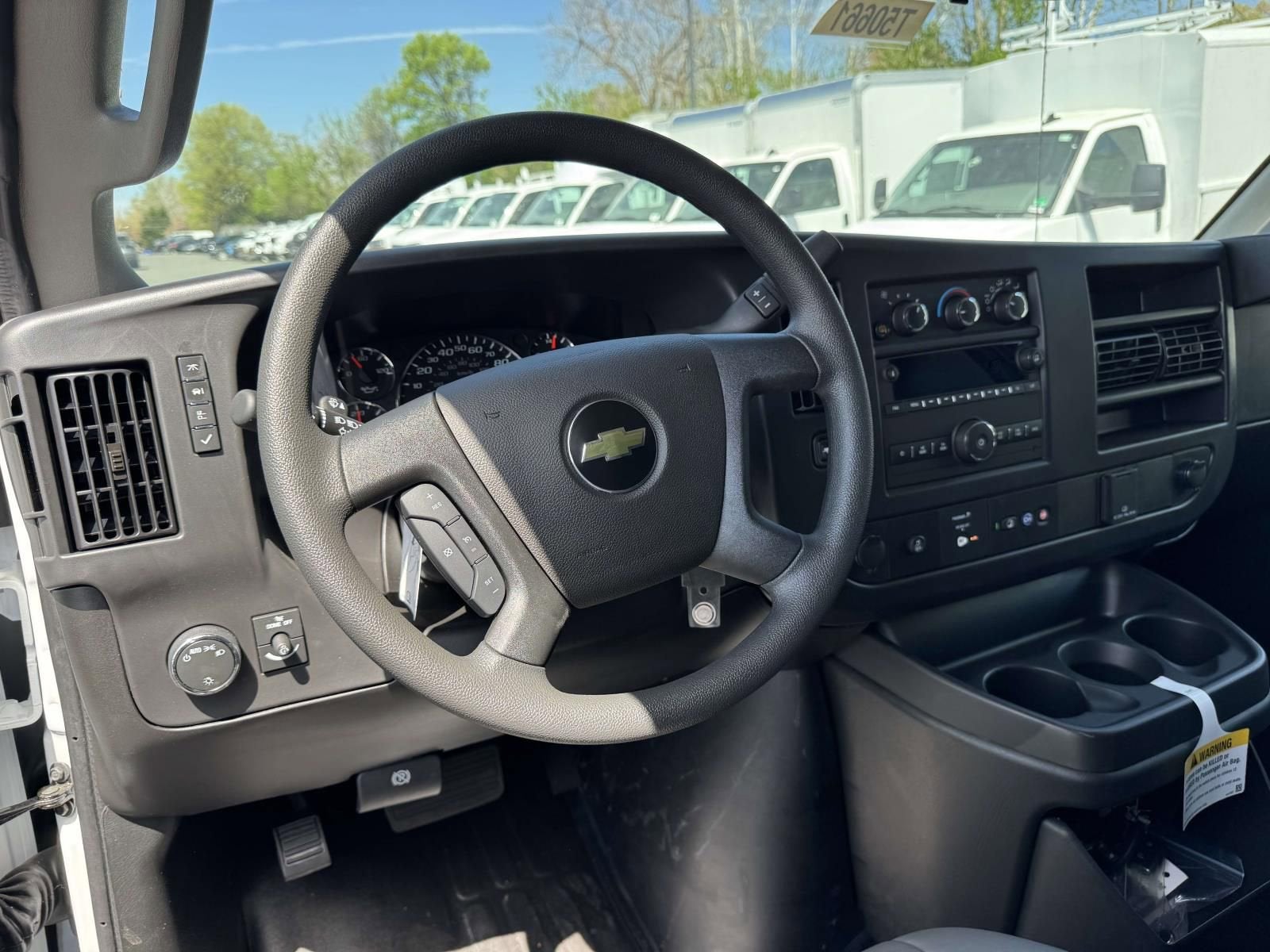 2025 Chevrolet Express Cargo WT