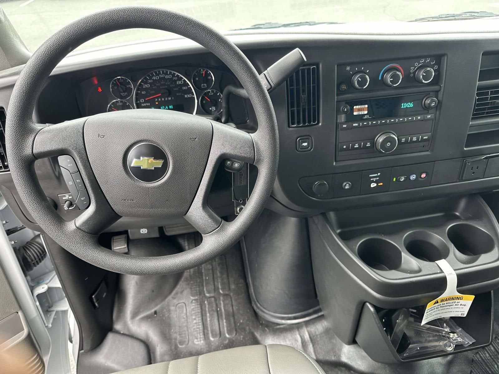 2025 Chevrolet Express Cargo WT