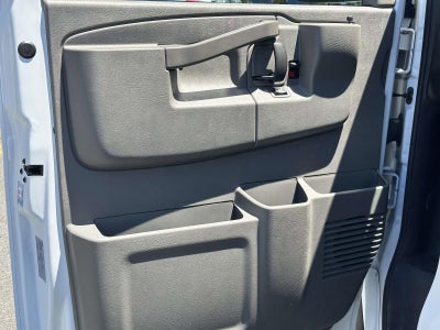 2025 Chevrolet Express Cargo WT