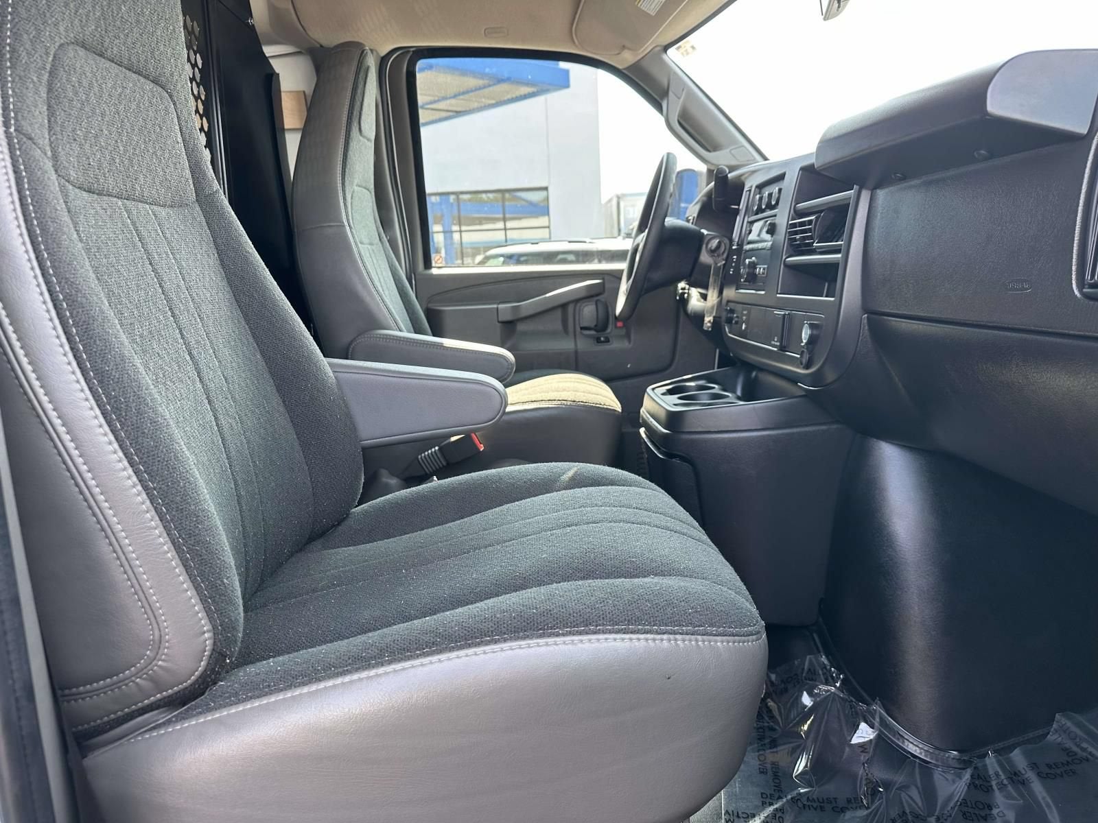 2025 Chevrolet Express Cargo WT