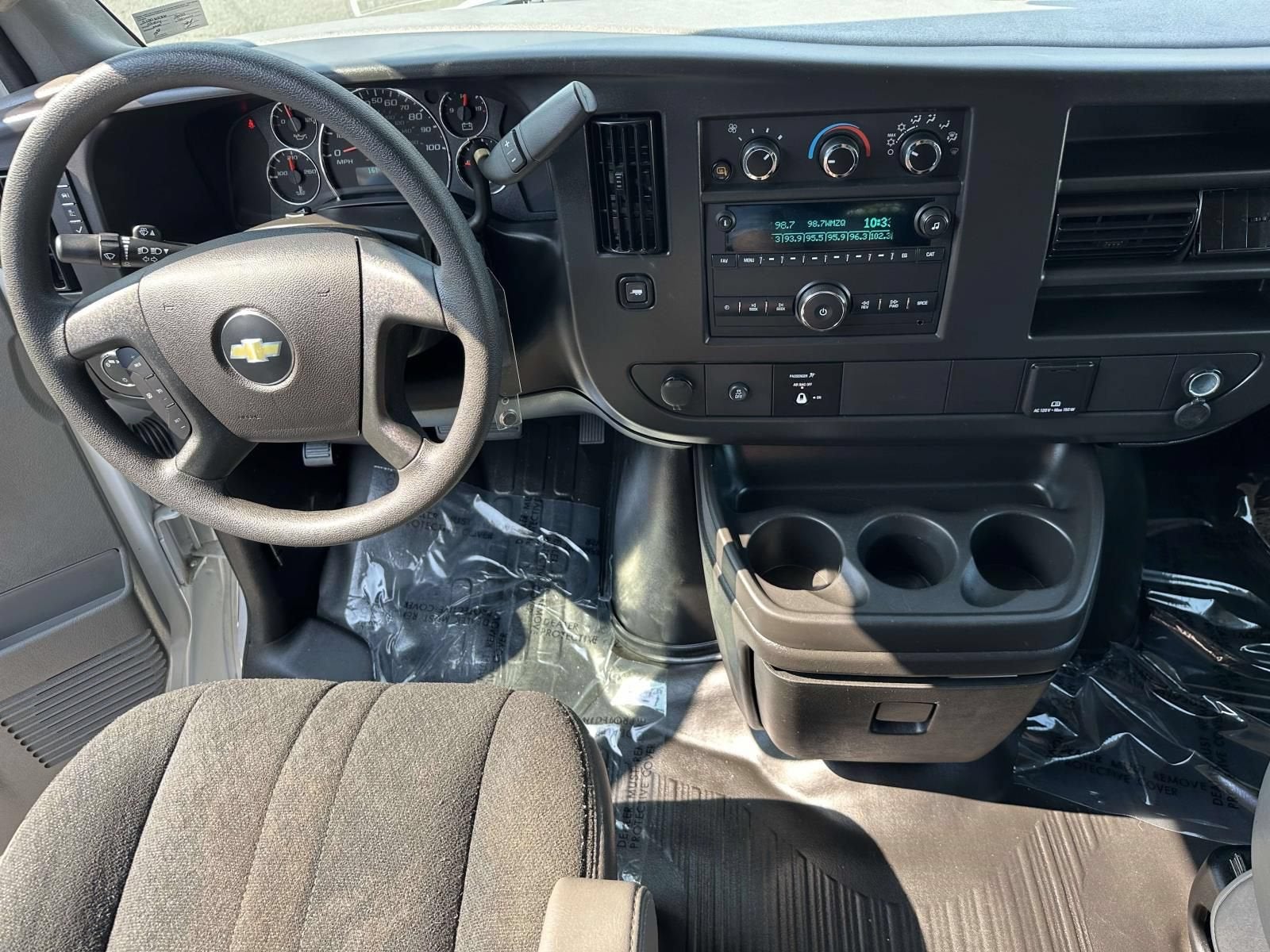 2025 Chevrolet Express Cargo WT