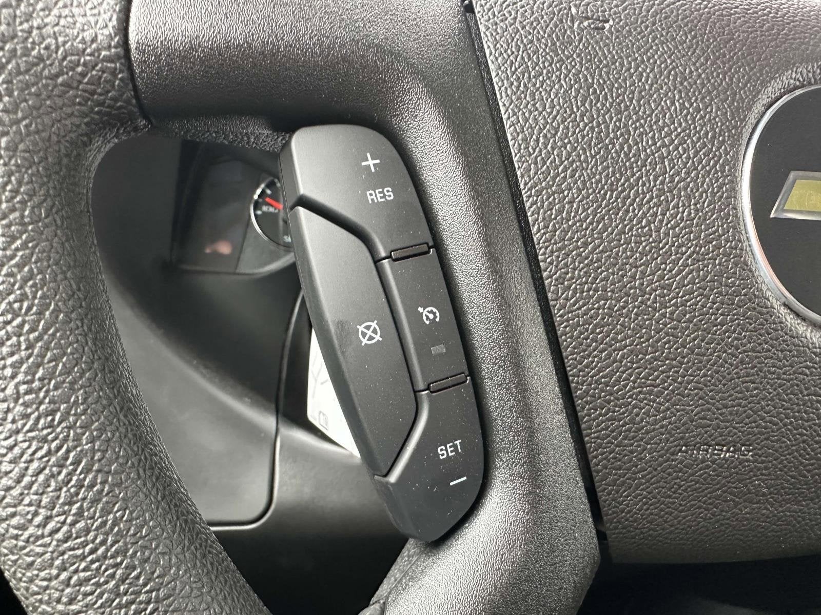 2025 Chevrolet Express Cargo 3500 WT