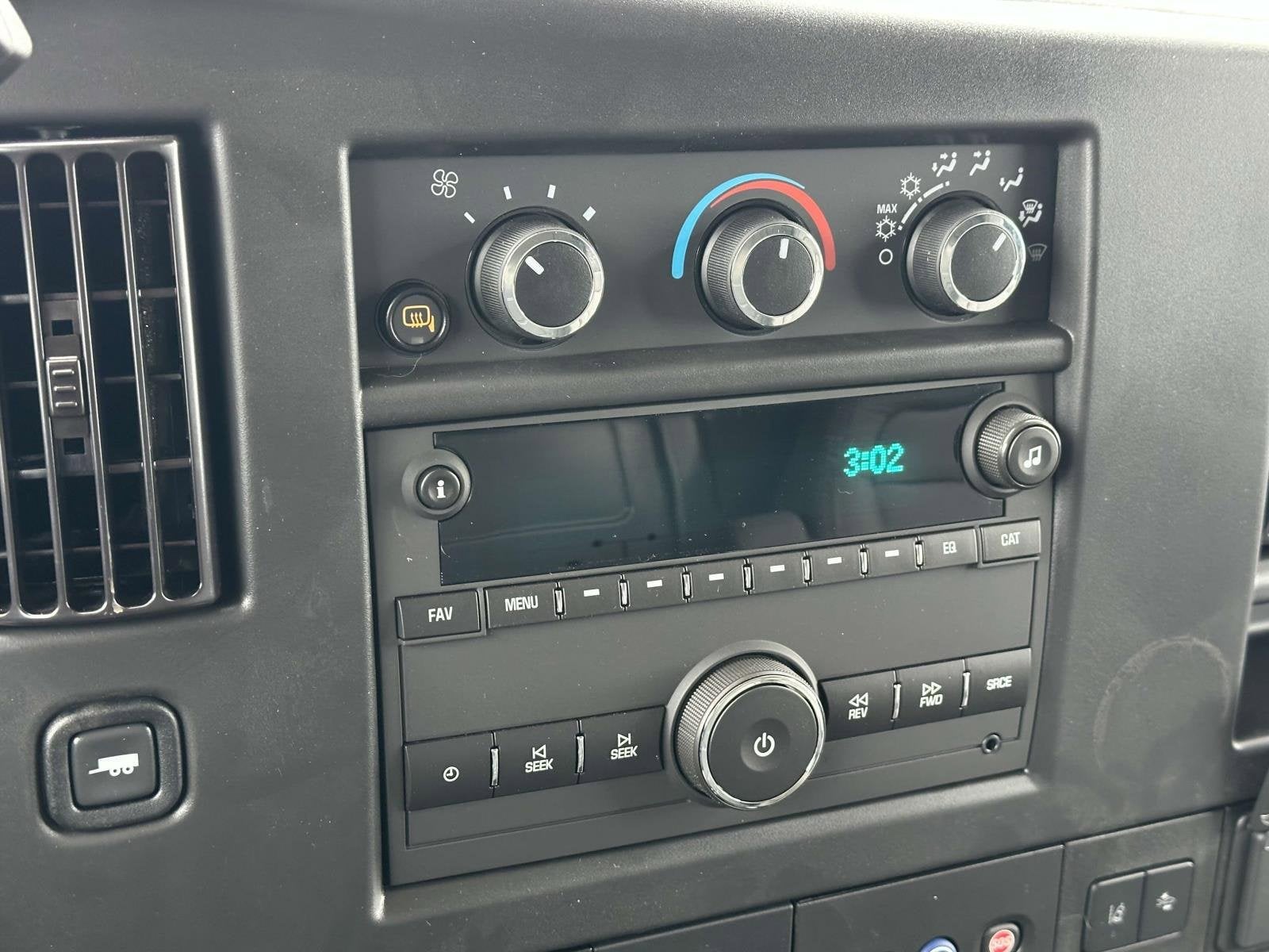 2025 Chevrolet Express Cargo 3500 WT