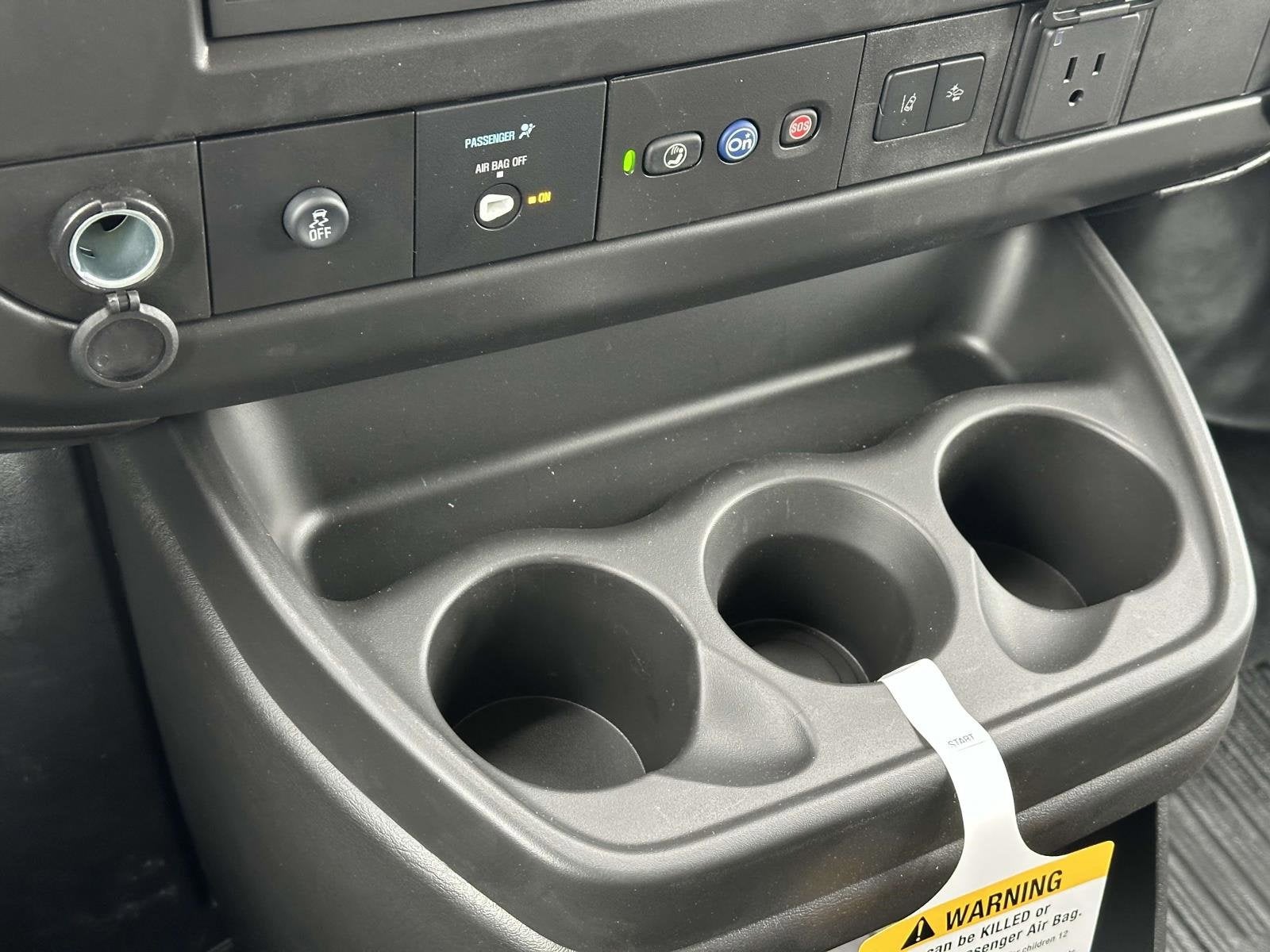 2025 Chevrolet Express Cargo 3500 WT