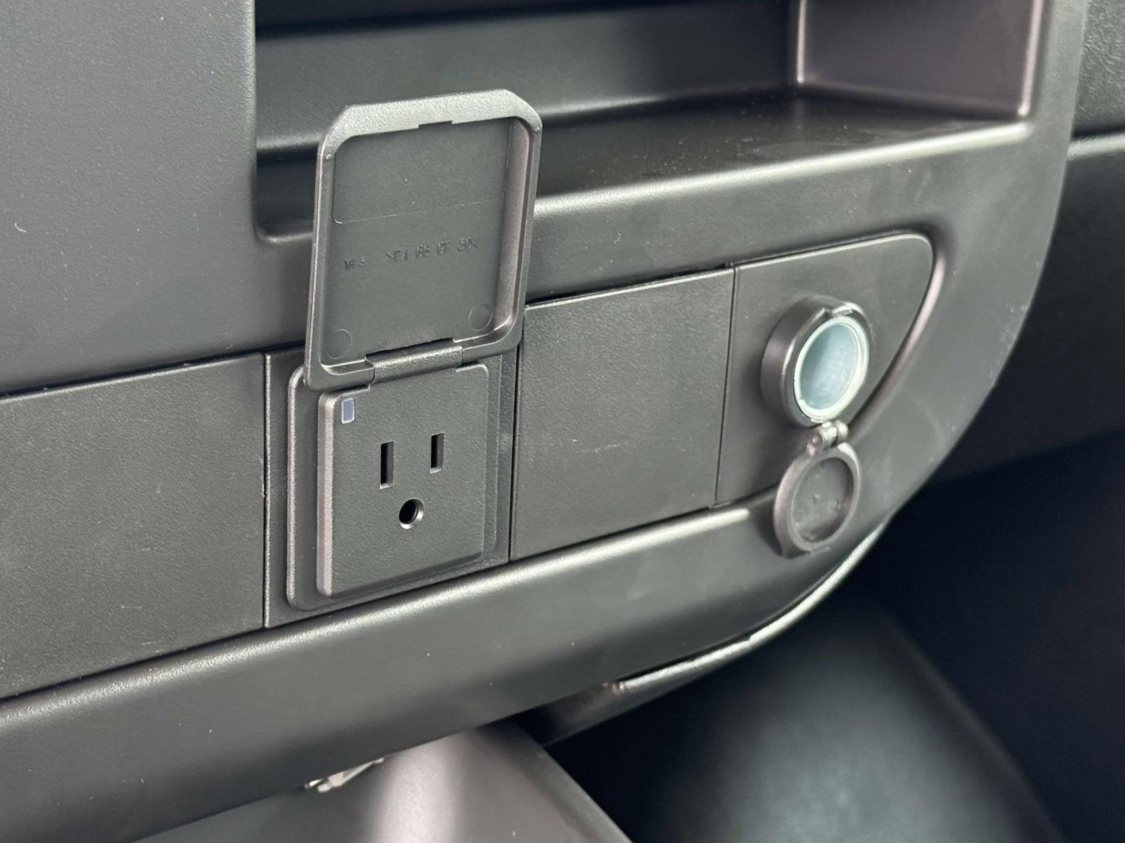 2025 Chevrolet Express Cargo 3500 WT