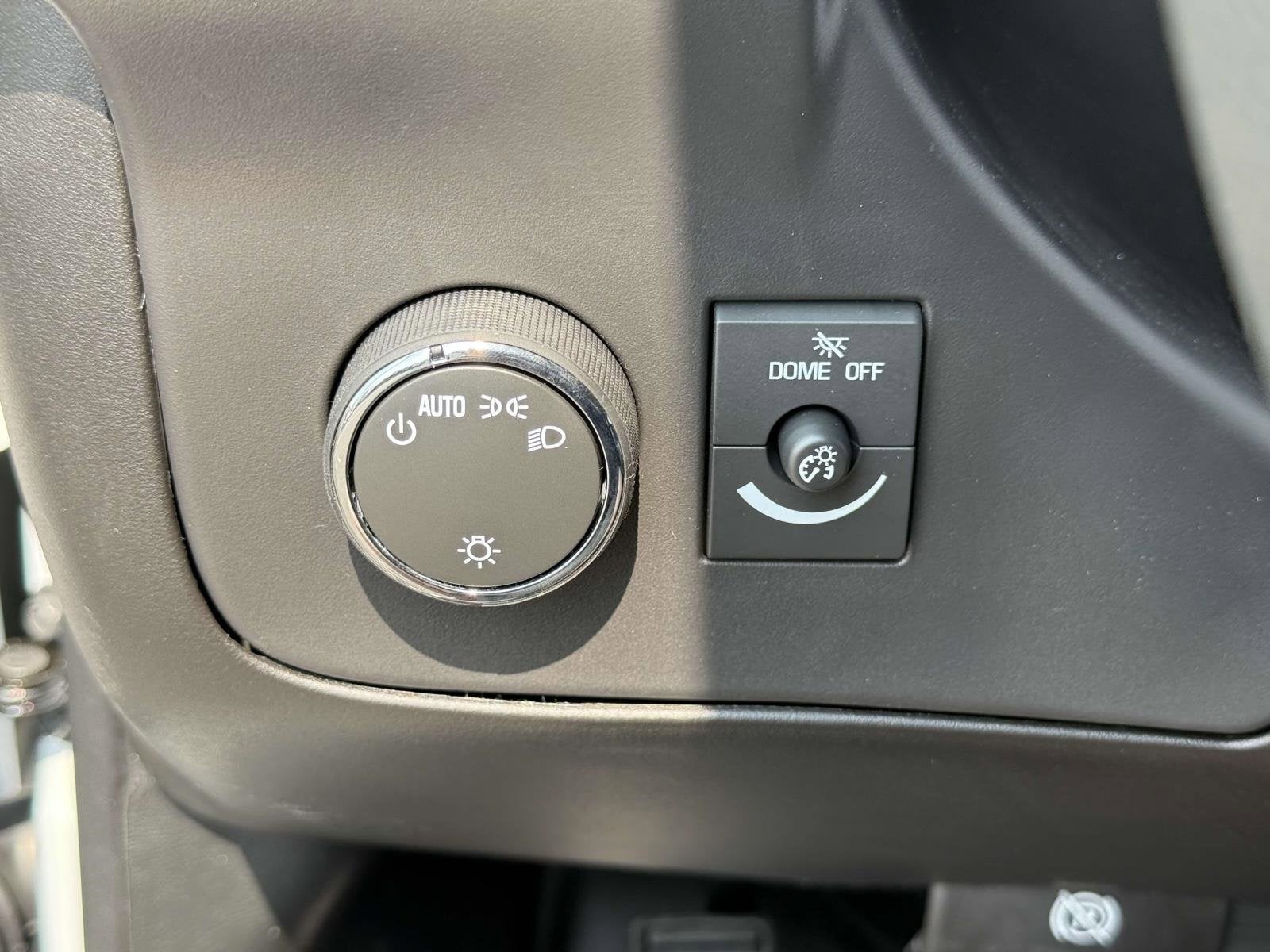 2025 Chevrolet Express Cargo 3500 WT