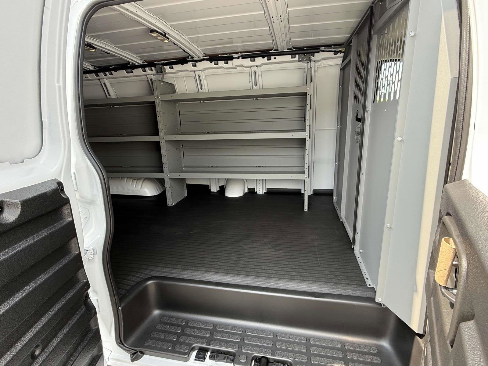 2025 Chevrolet Express Cargo 3500 WT