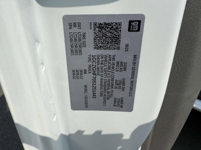 2025 Chevrolet Express Cargo 3500 WT