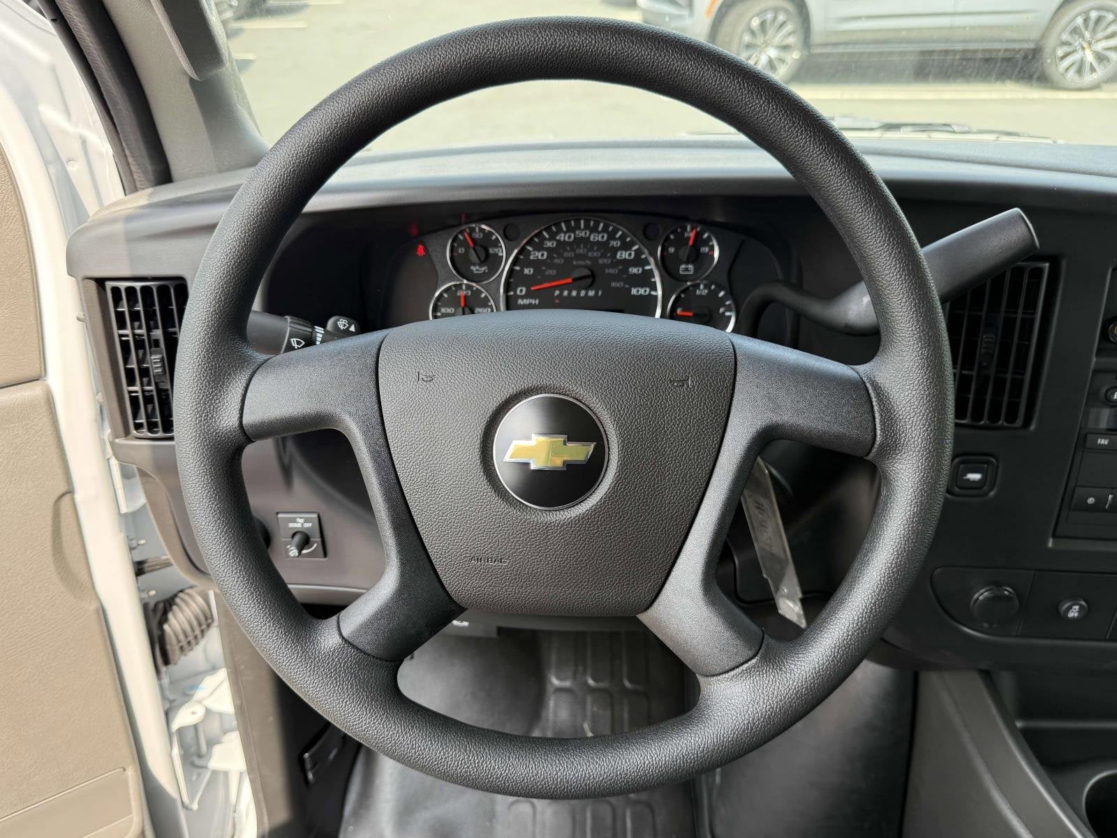 2025 Chevrolet Express Cargo 3500 WT