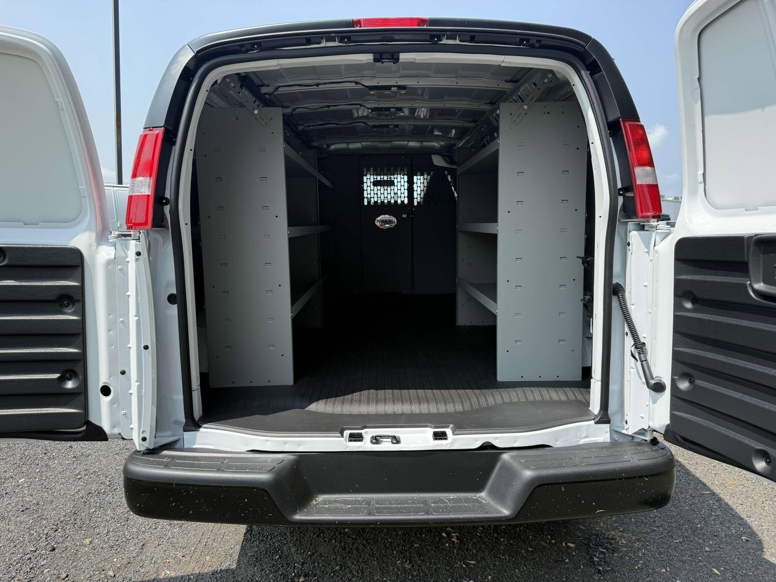 2025 Chevrolet Express Cargo 3500 WT