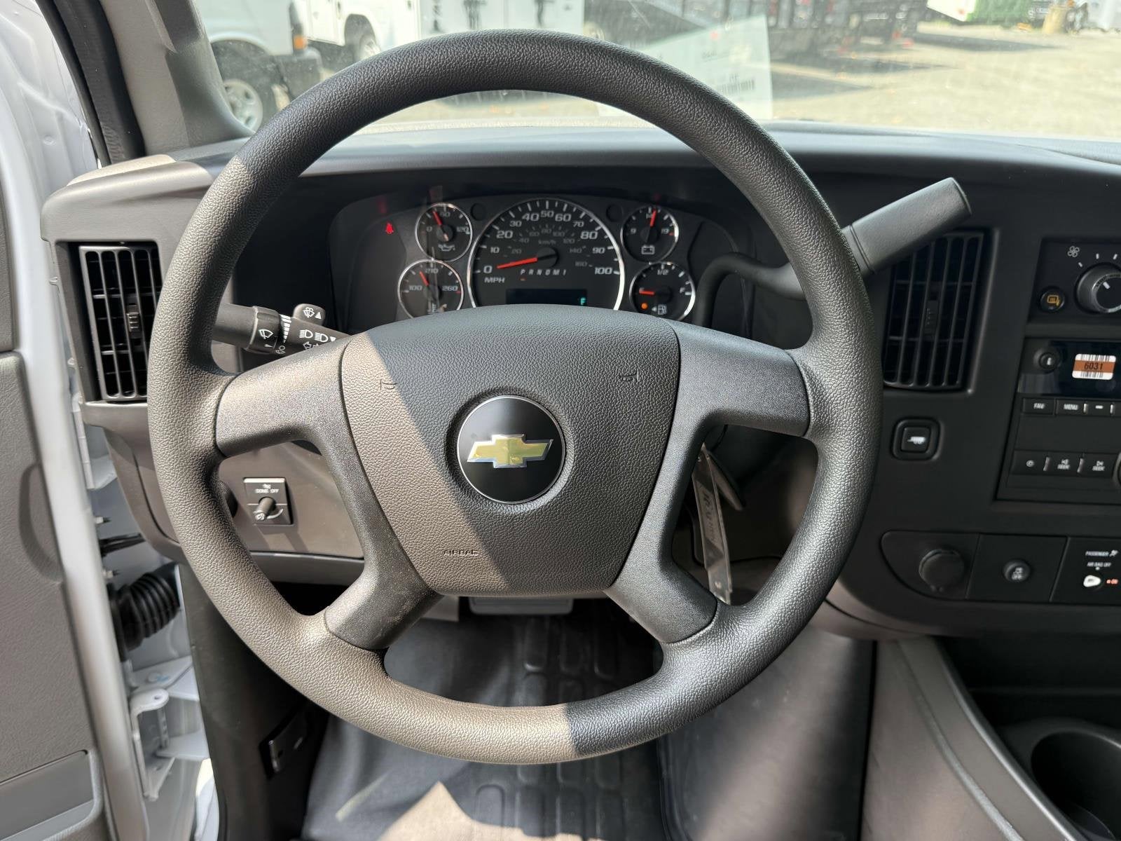 2025 Chevrolet Express Cargo 3500 WT