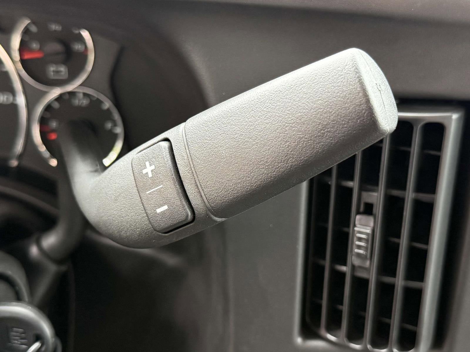 2025 Chevrolet Express Cargo 3500 WT