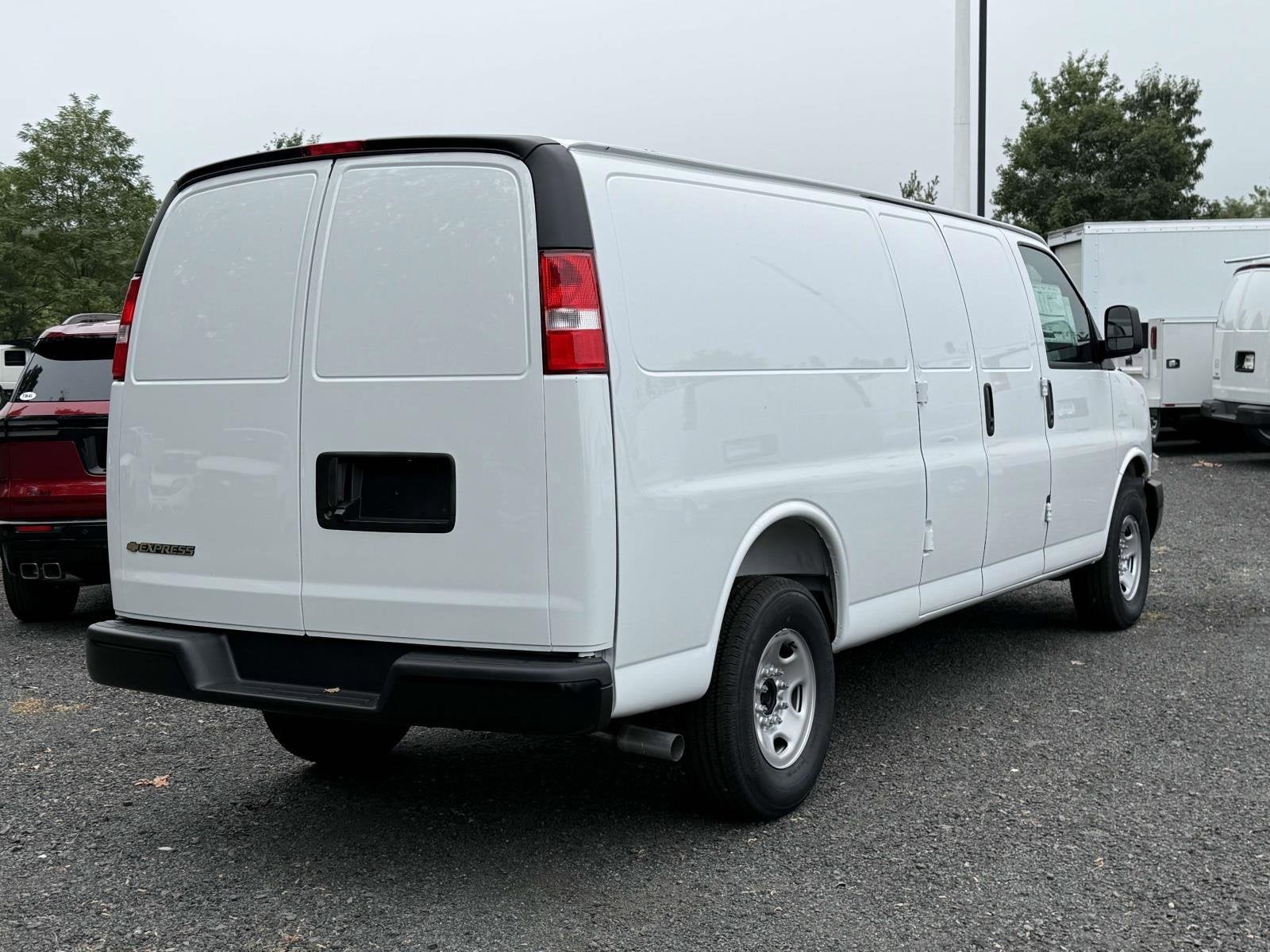 2025 Chevrolet Express Cargo 3500 WT
