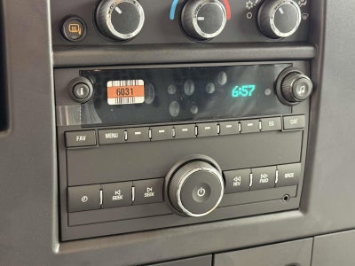 2025 Chevrolet Express Cargo 3500 WT