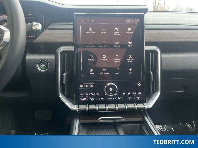 2025 GMC Acadia Denali