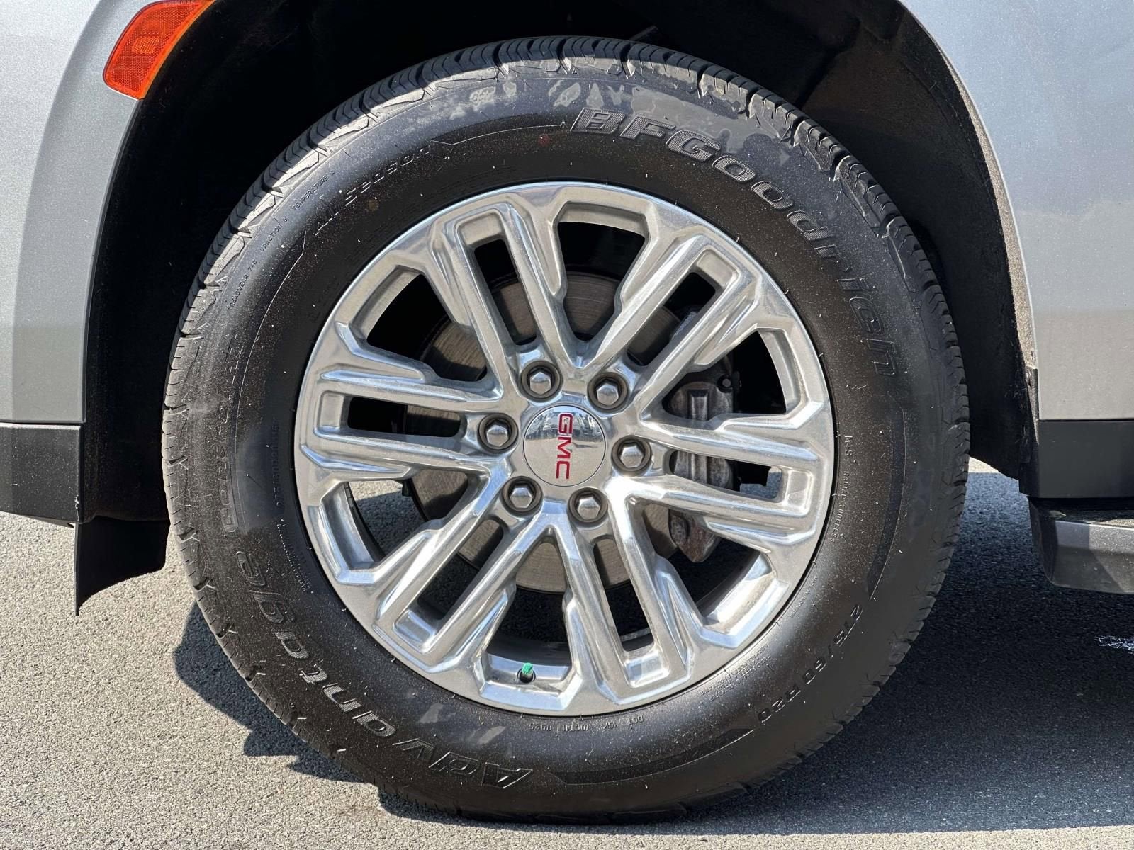 2023 GMC Yukon XL SLT