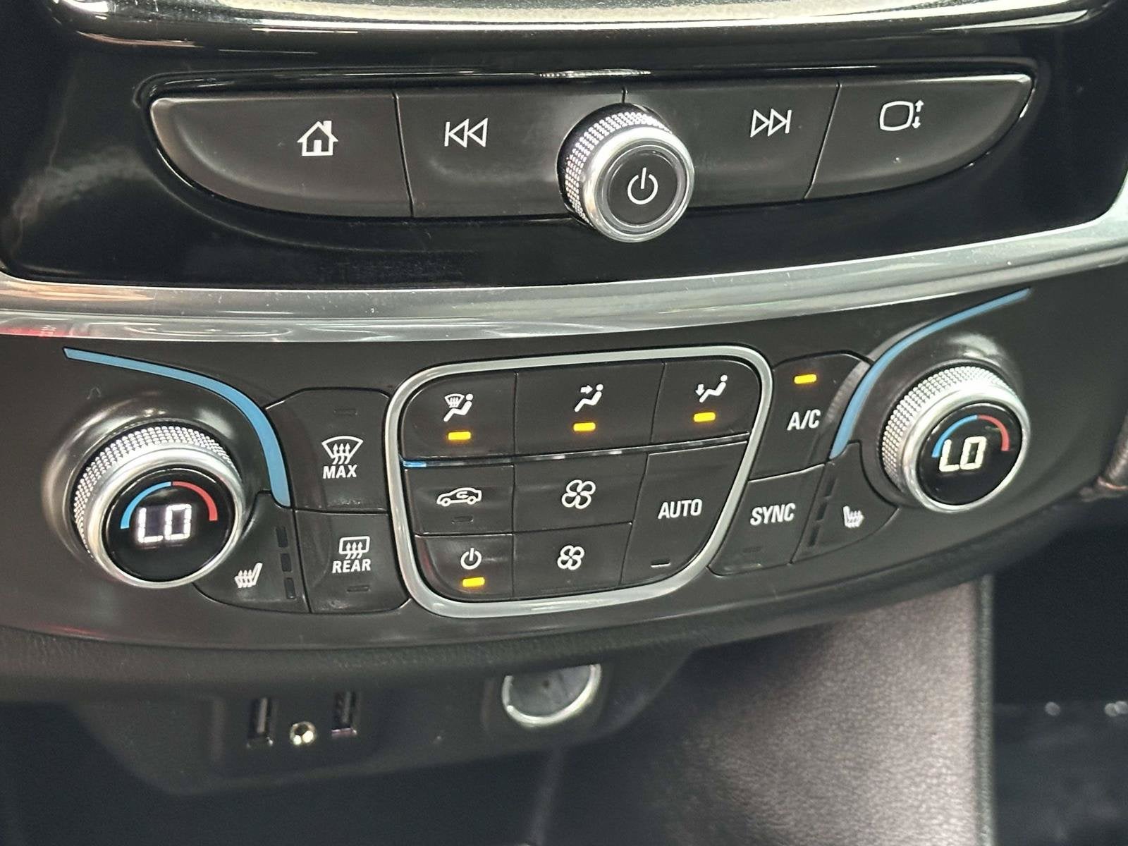 2020 Chevrolet Traverse LT Cloth