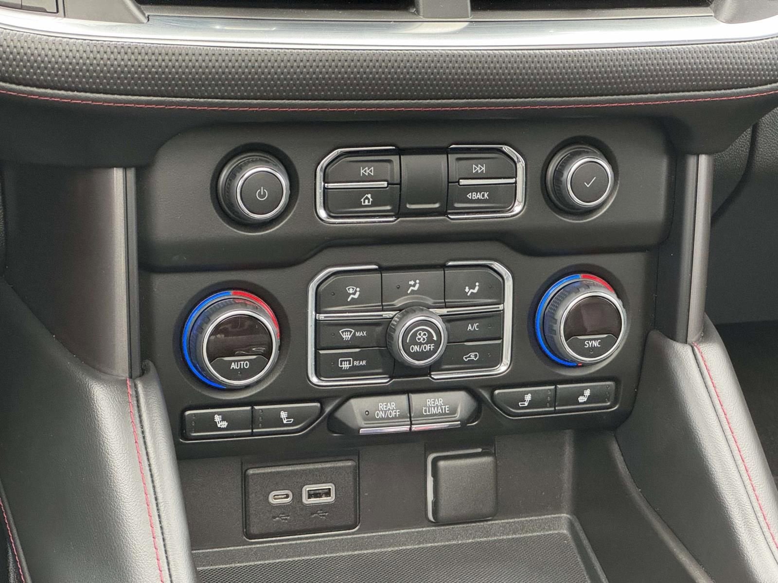 2022 Chevrolet Suburban RST