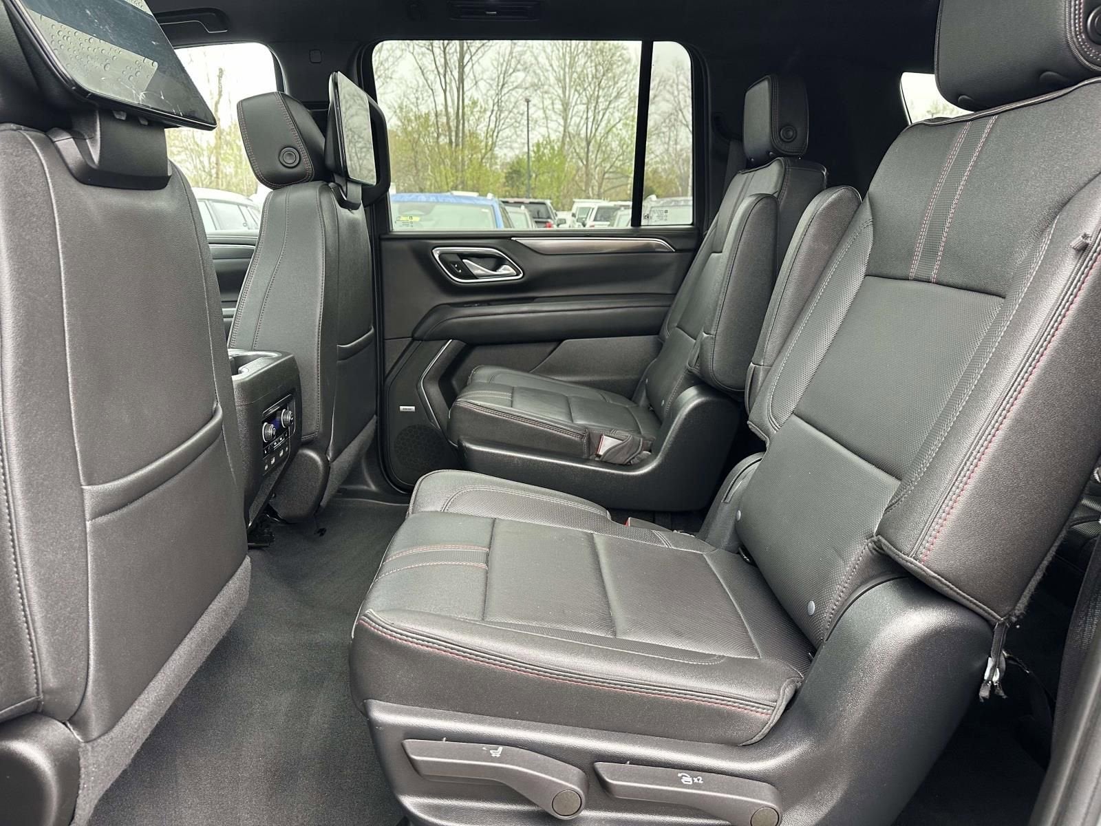 2023 Chevrolet Suburban RST