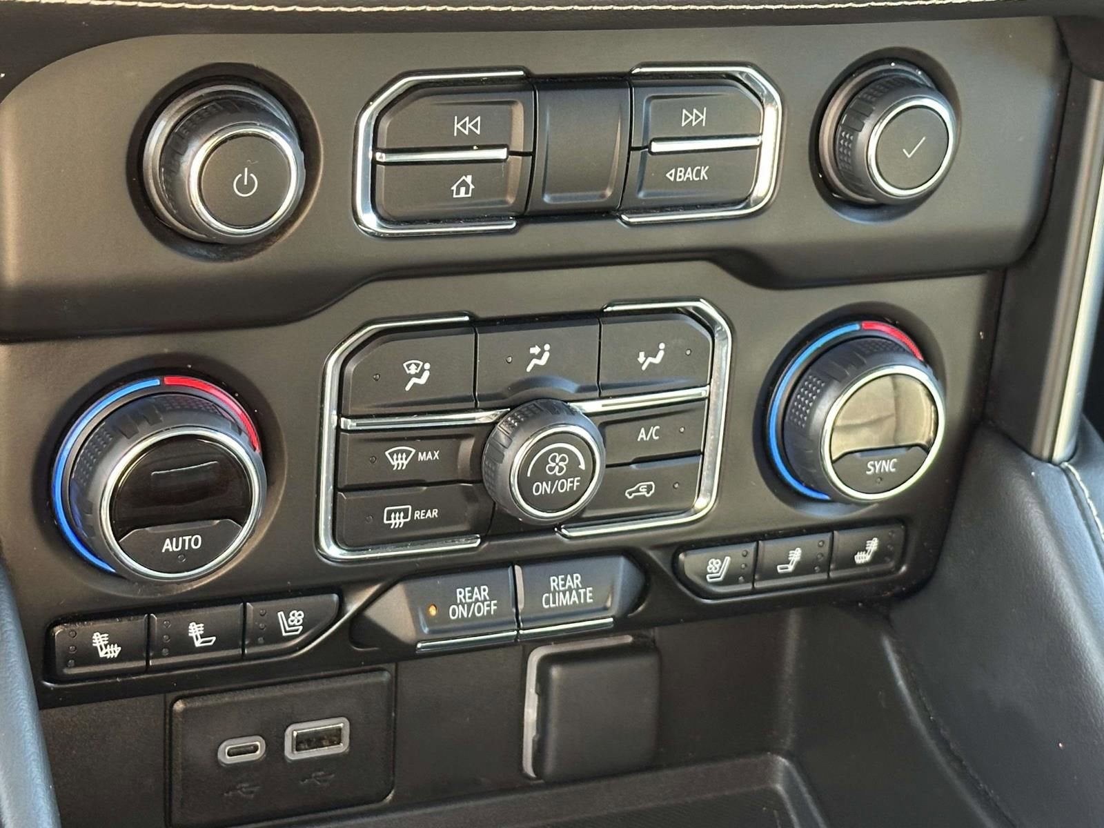 2024 Chevrolet Suburban Premier