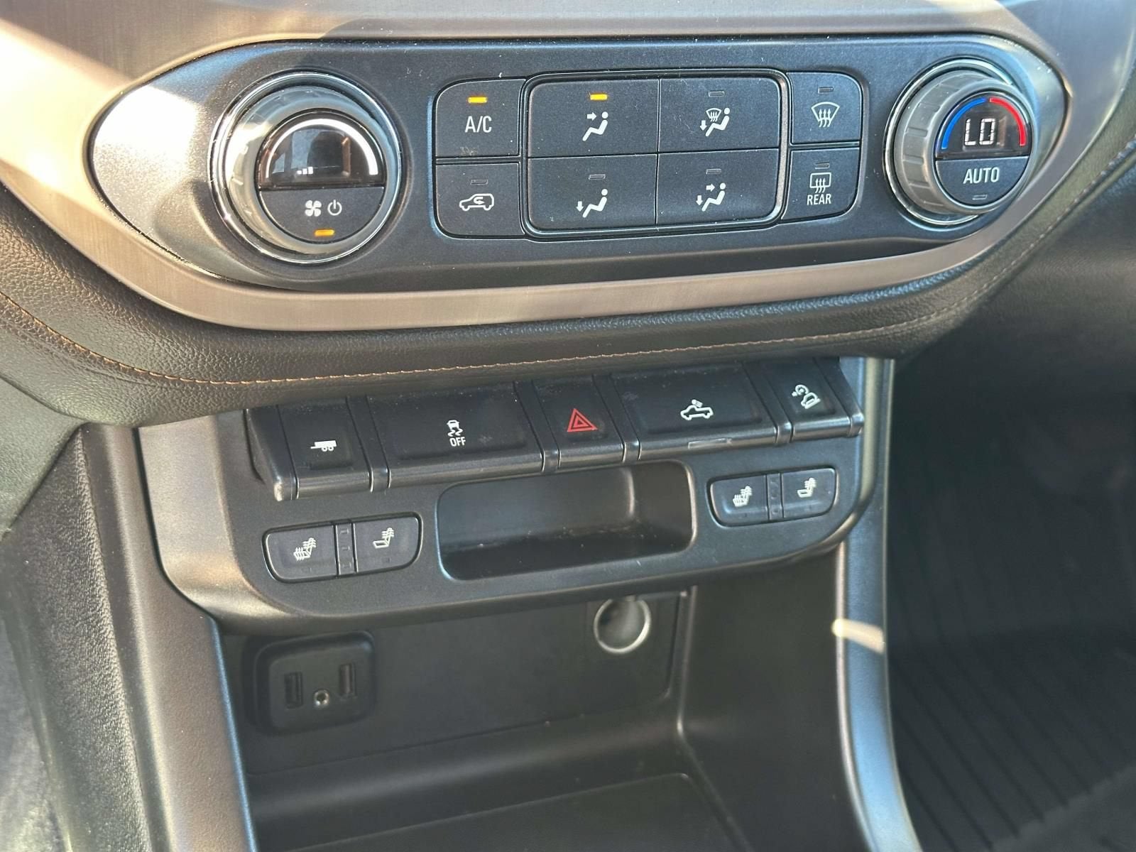 2022 GMC Canyon 4WD AT4 w/Cloth