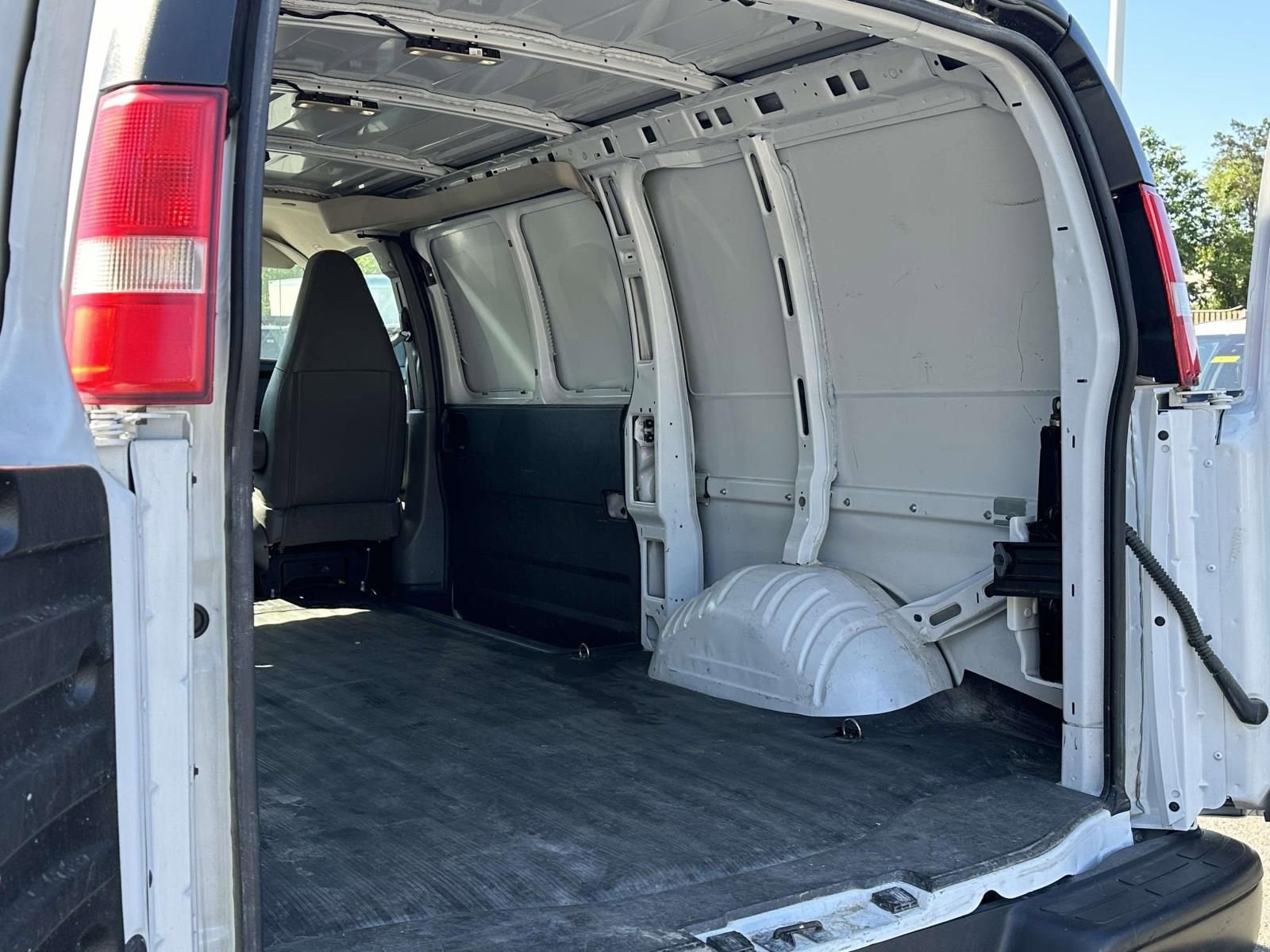 2024 GMC Savana Cargo 2500 Work Van
