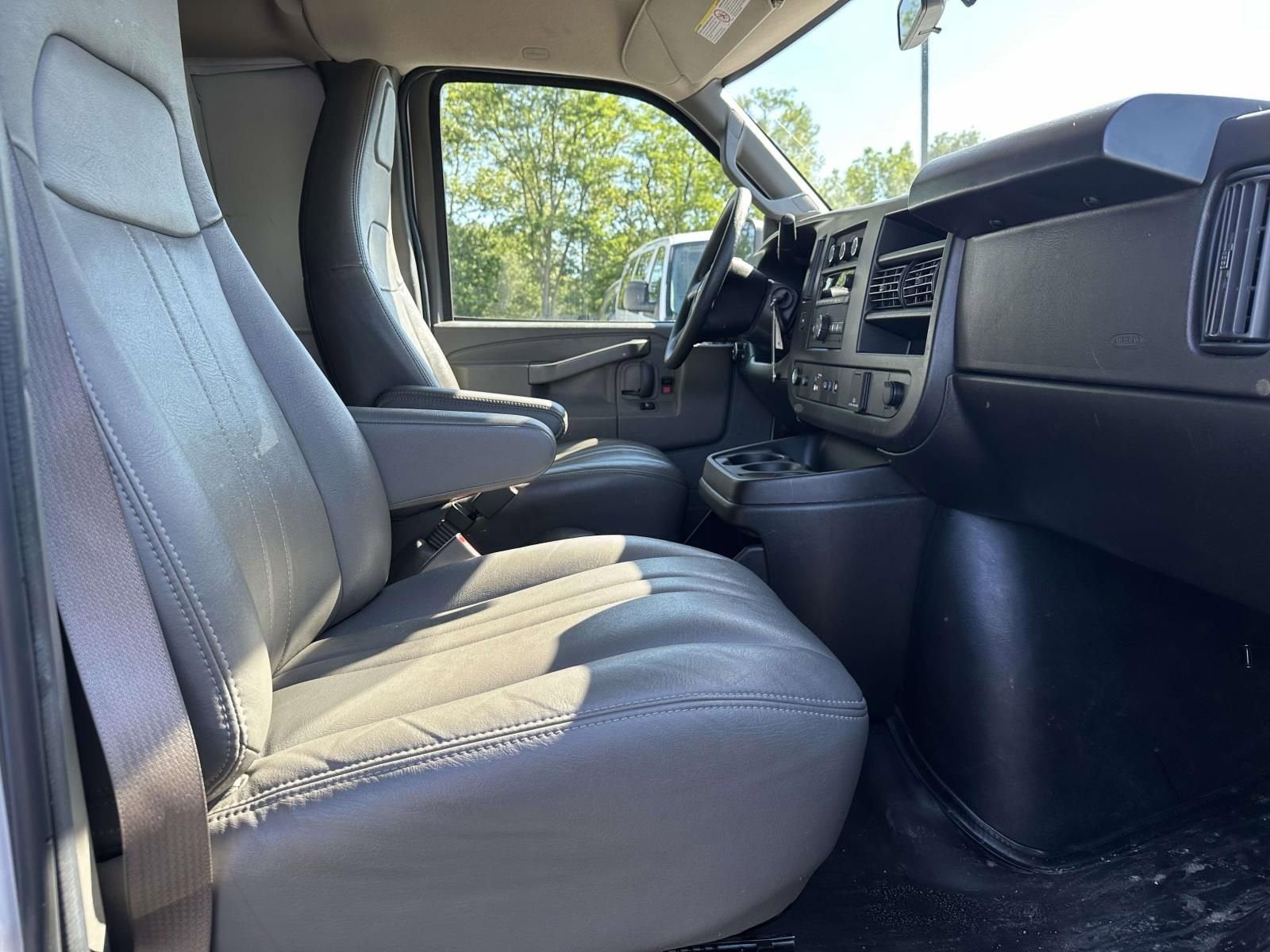 2024 GMC Savana Cargo 2500 Work Van