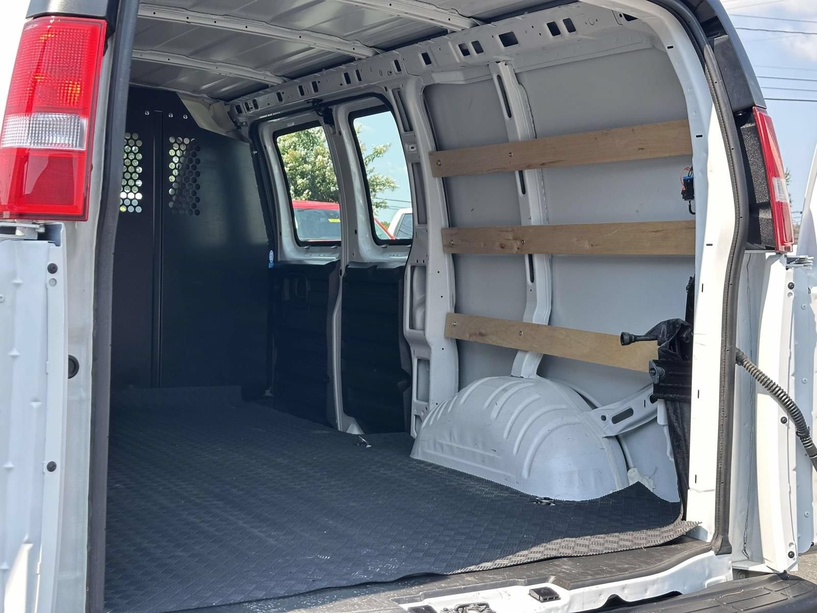2025 GMC Savana Cargo Work Van