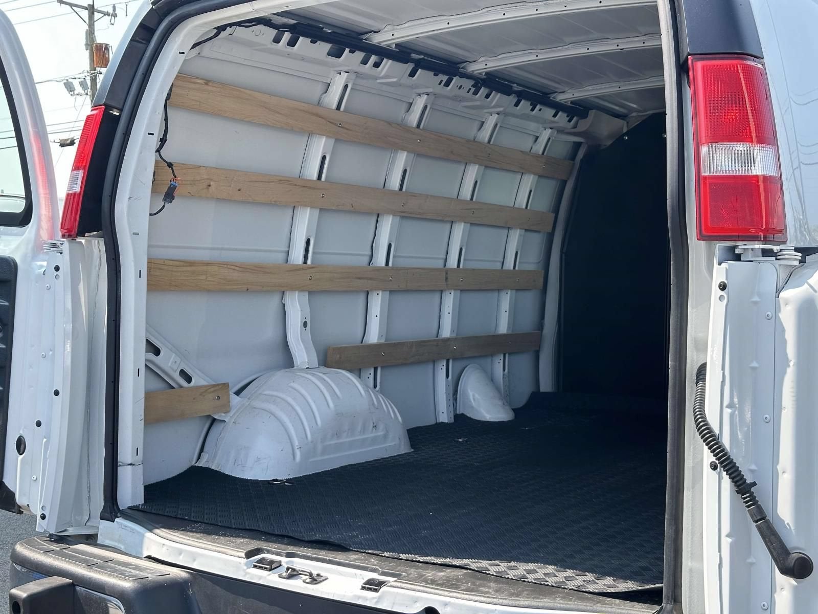2025 GMC Savana Cargo Work Van