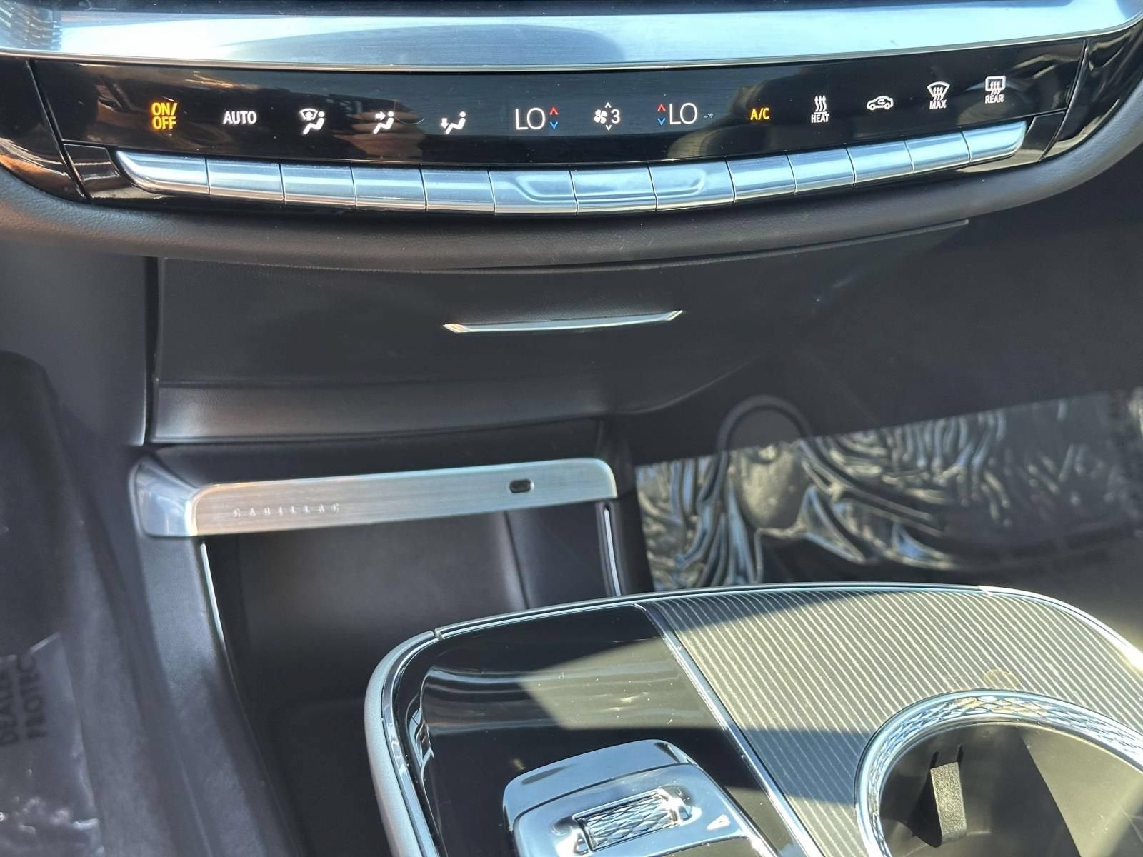 2024 Cadillac LYRIQ Luxury 1