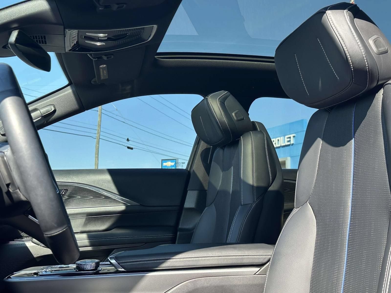 2024 Cadillac LYRIQ Luxury 1