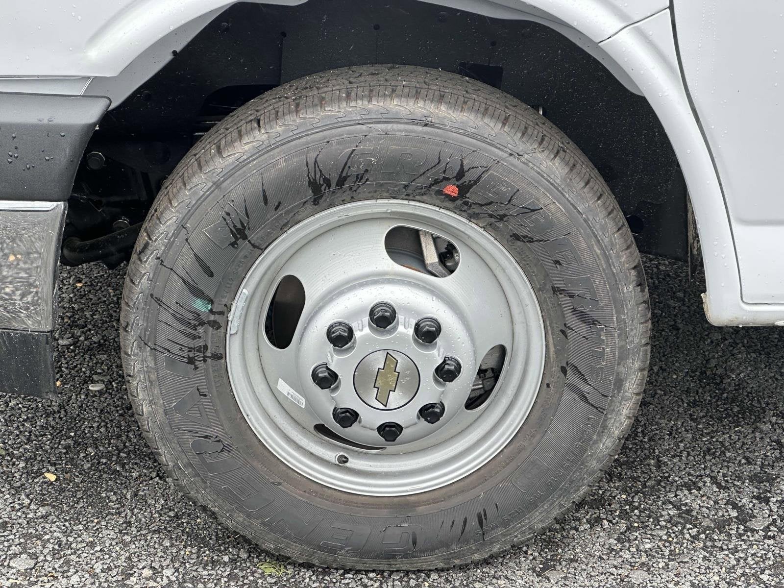 2025 Chevrolet Express Cutaway 3500 1WT