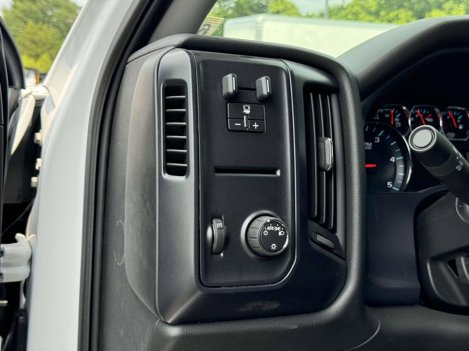 2024 Chevrolet Silverado 5500 HD Work Truck