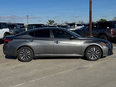 2023 Nissan Altima SV FWD