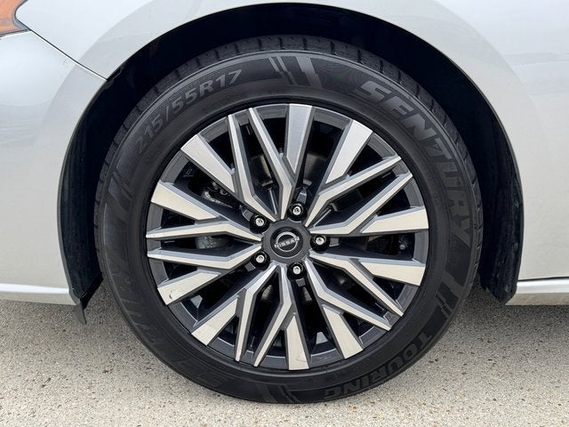 2023 Nissan Altima SV FWD