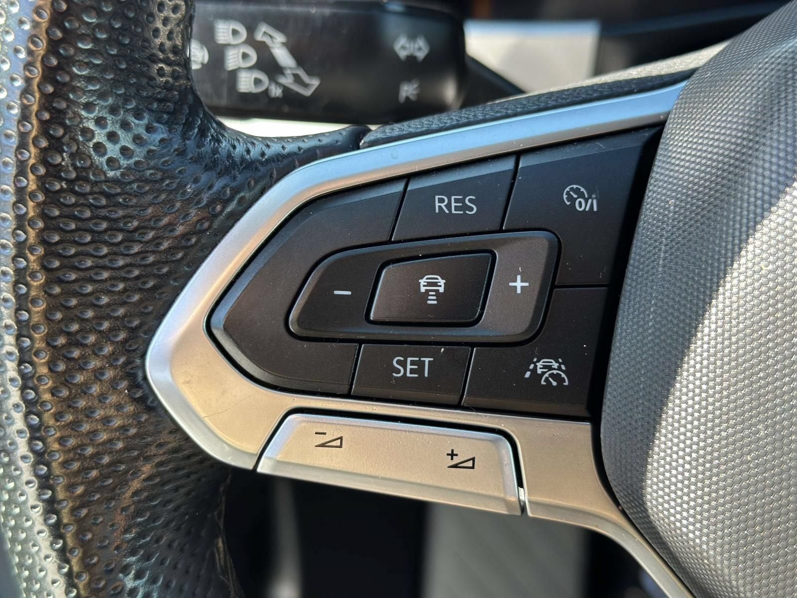 2022 Volkswagen Atlas 3.6L V6 SEL Premium R-Line