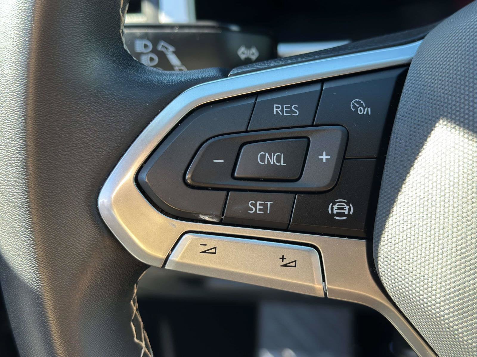 2023 Volkswagen Atlas 2.0T SE