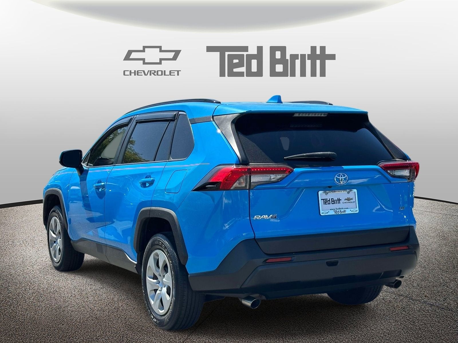 2020 Toyota RAV4 LE
