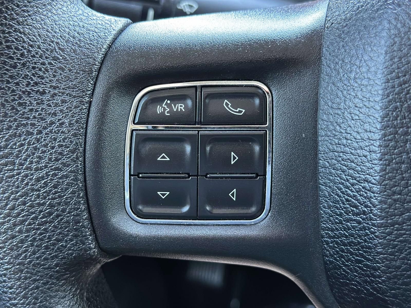 2017 RAM 1500 Express Crew Cab 4x4 5'7" Box