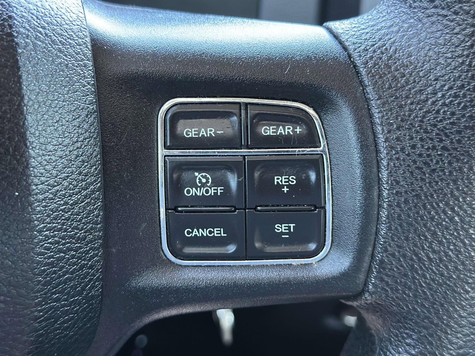 2017 RAM 1500 Express Crew Cab 4x4 5'7" Box