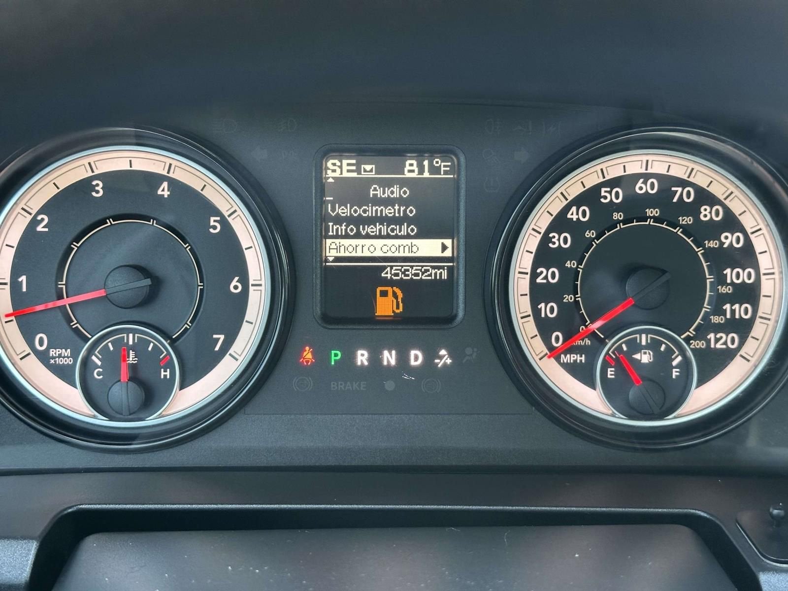 2017 RAM 1500 Express Crew Cab 4x4 5'7" Box