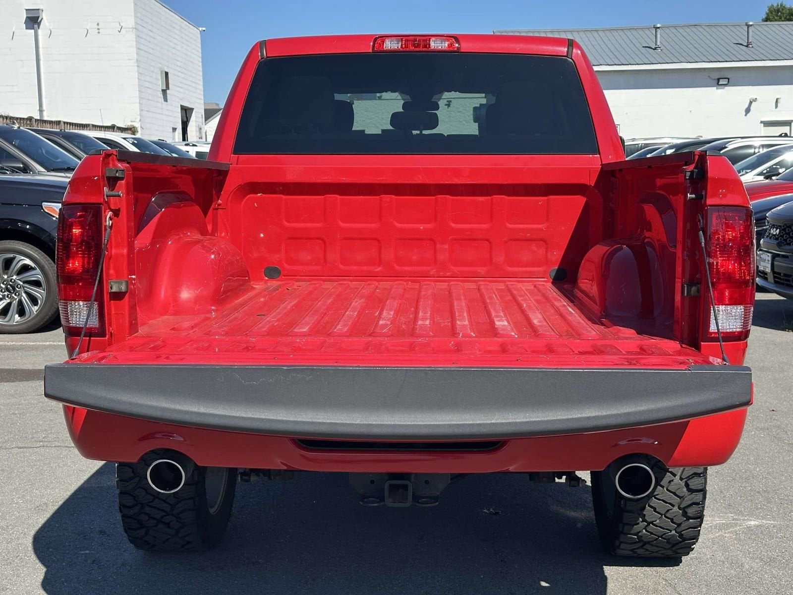 2017 RAM 1500 Express Crew Cab 4x4 5'7" Box