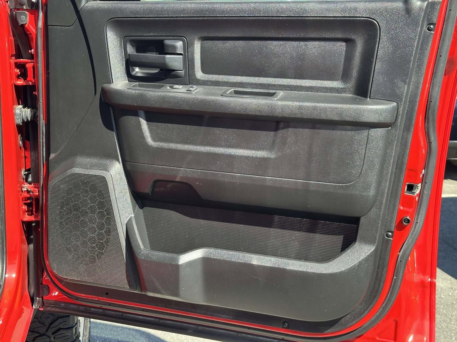 2017 RAM 1500 Express Crew Cab 4x4 5'7" Box