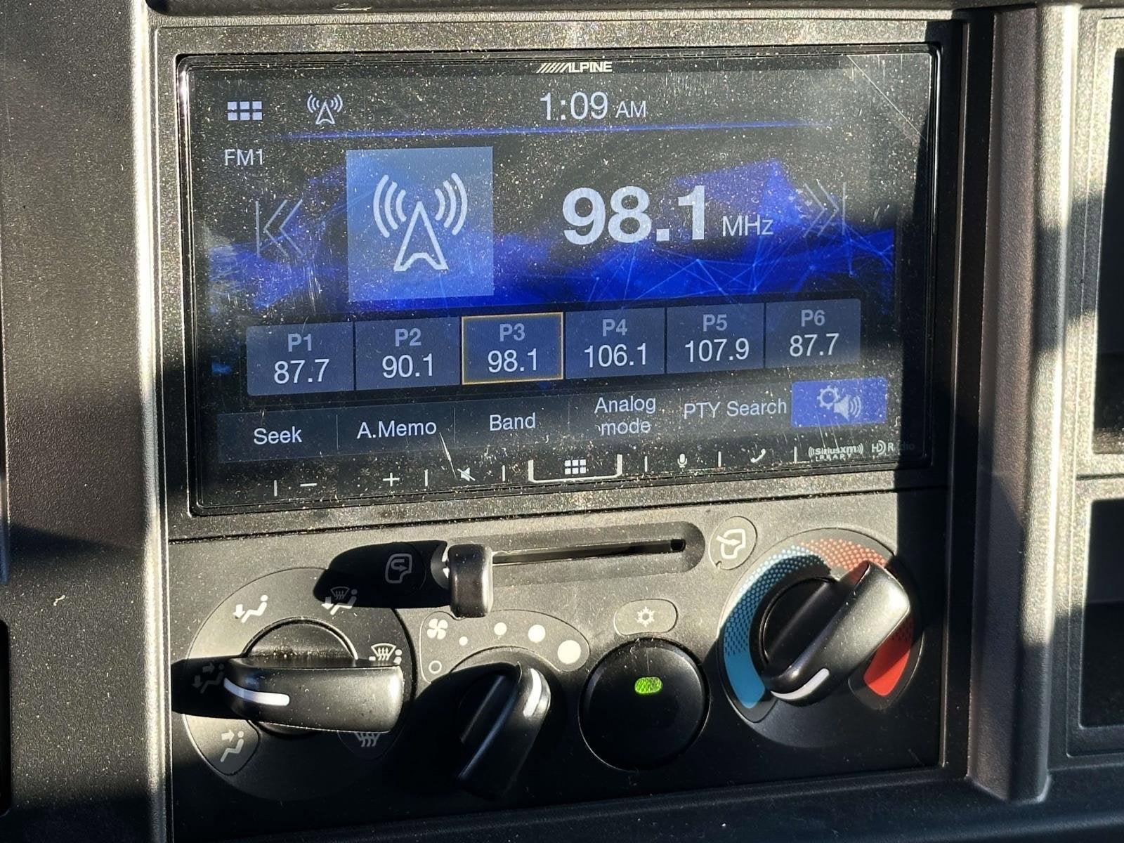 2025 Chevrolet Low Cab Forward 5500 XG Base