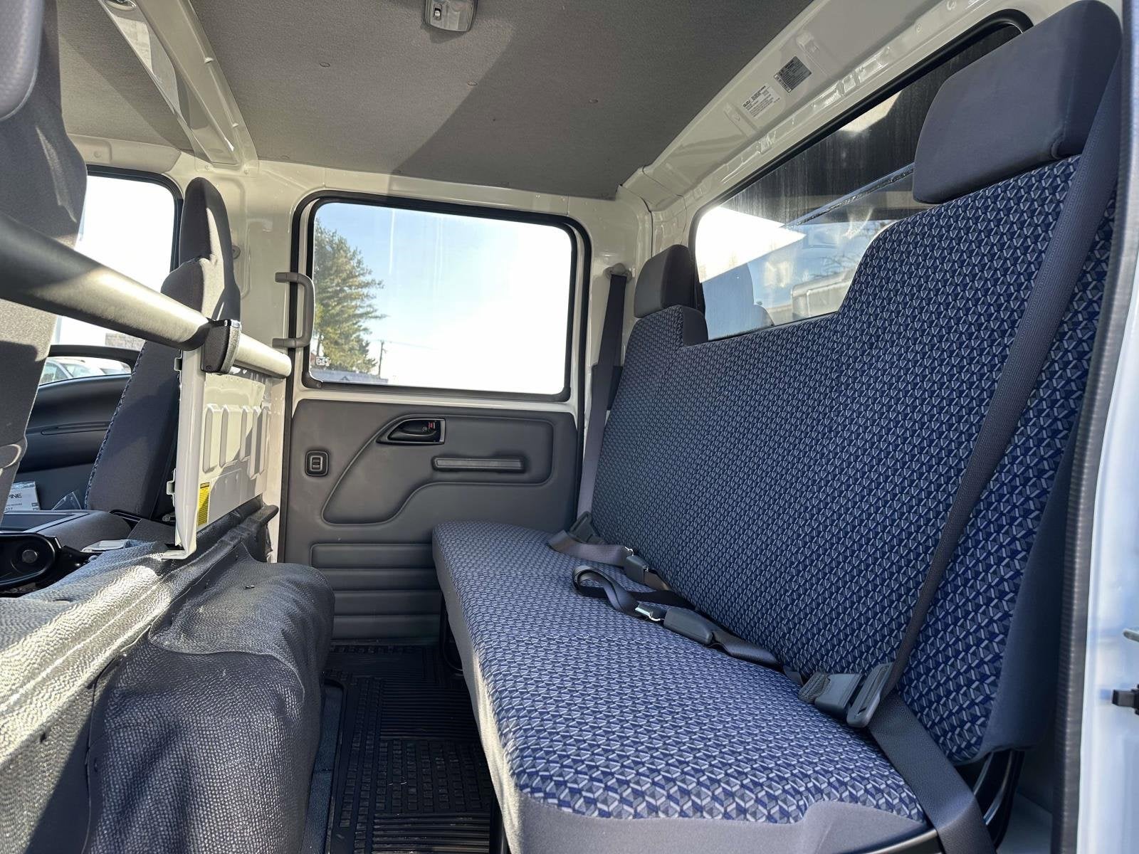 2025 Chevrolet Low Cab Forward 5500 XG Base