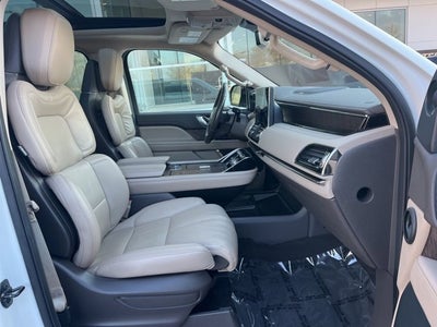 2022 Lincoln Navigator L Reserve